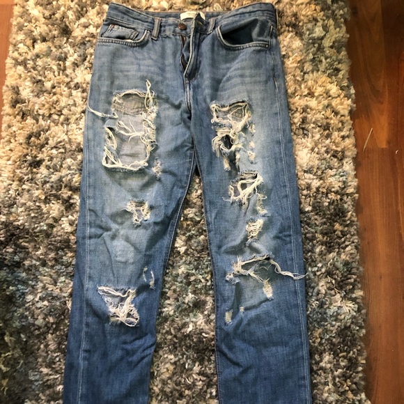 Forever 21 ripped boyfriend jeans - Picture 2 of 3